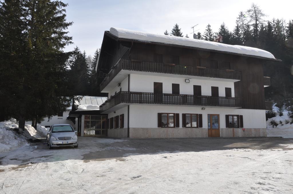 Casa Alpina Dobbiaco Exterior foto